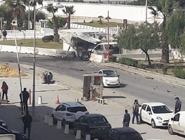 Бомбашки напад на америчку амбасаду: Најмање петоро повређених